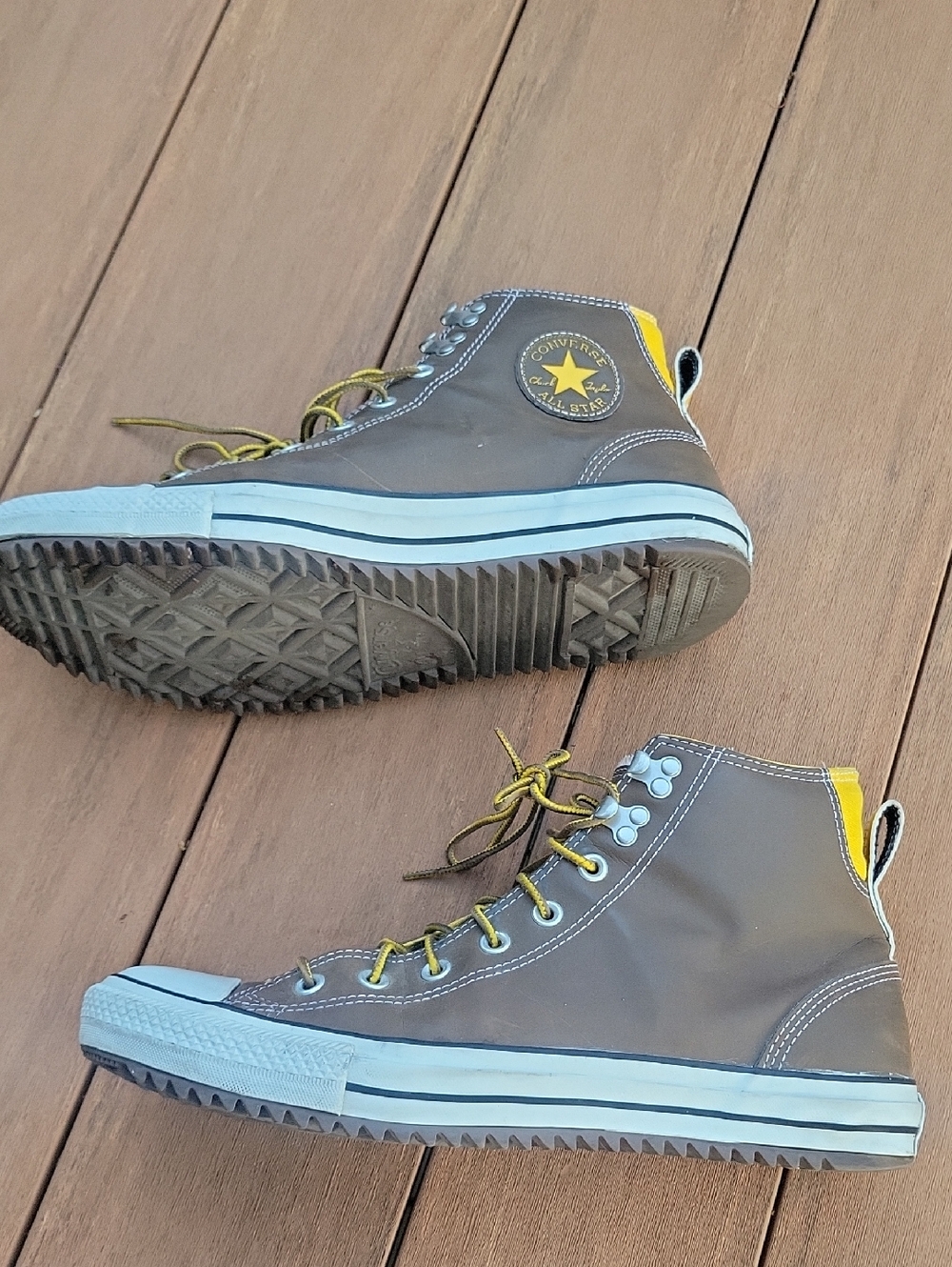 Converse Chuck Taylor City Hiker Leather High-Top Sneakers - Picture 6 of 8